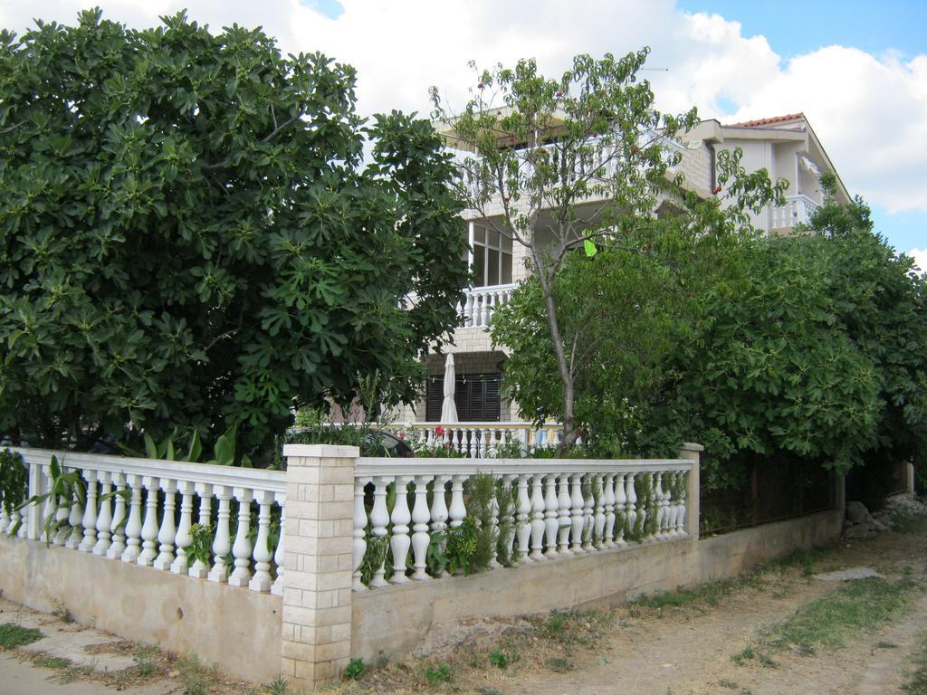 Apartments Nestor Tribalj Екстериор снимка
