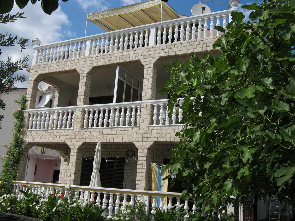 Apartments Nestor Tribalj Екстериор снимка